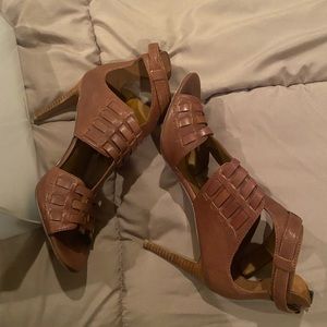 Size 8 Nine West heels